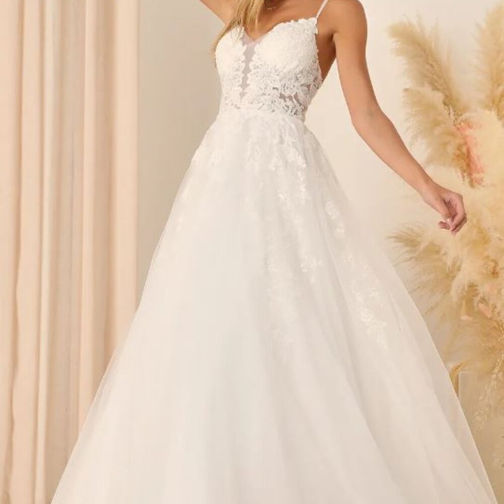 Lulu's Size 8 White Embroidered Beaded Backless A-Line Gown style 2120516